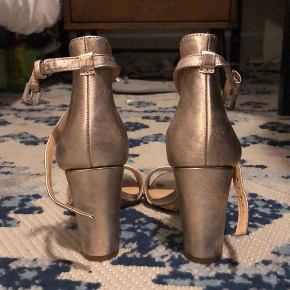 Vince Camuto gold block heels - Picture 2 of 4